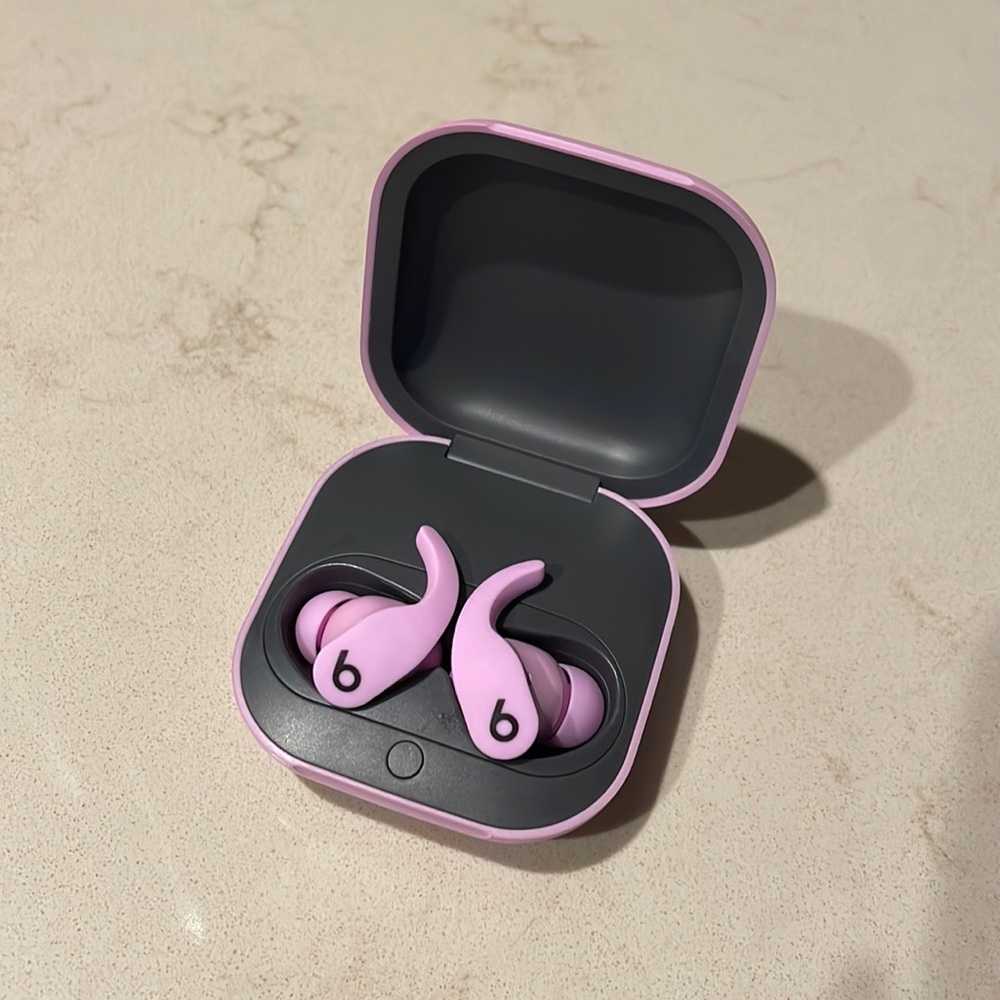 Beats fit pro buds headphones *please read*
